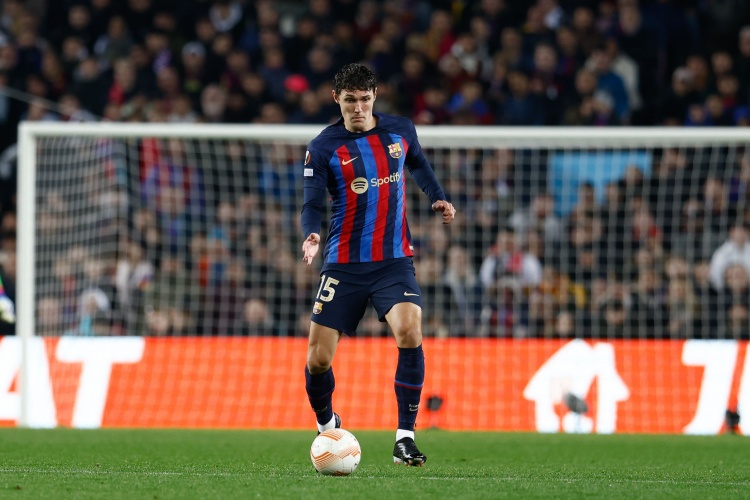 记者：克里斯滕森相信自己能成为巴萨的主力中后卫，与库巴西搭档