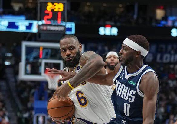 九游娱乐-湖人队迎来冲刺赛程 詹姆斯脚踝伤病依然令人担忧