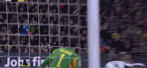 半场:多特1-1法兰克福,拜尔破门,乌尊点射,吉拉西送点