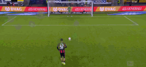 半场:多特1-1法兰克福,拜尔破门,乌尊点射,吉拉西送点