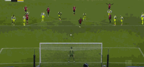 半场:多特1-1法兰克福,拜尔破门,乌尊点射,吉拉西送点