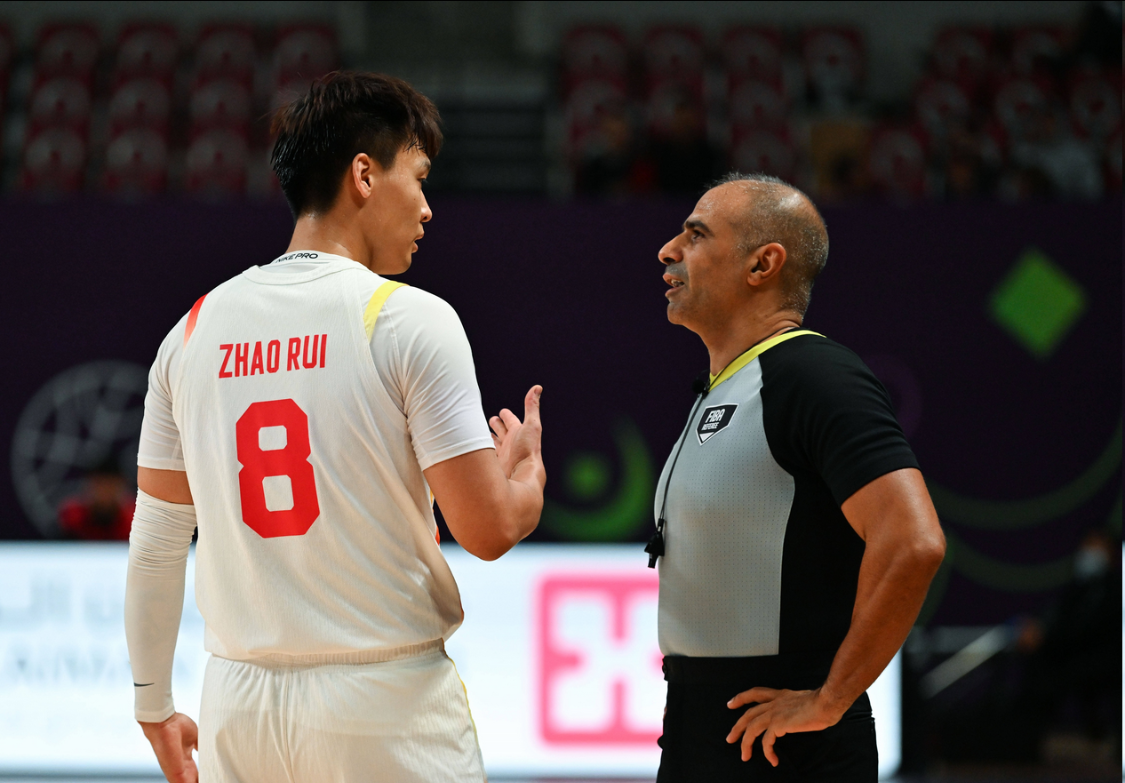 九游娱乐入口-又上头了!13中2险成罪人,球迷:装可以,请先进球再装