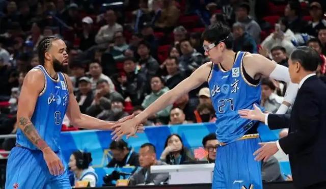 九游娱乐-上海84-79险胜山东:强弱预判,季后赛里全是变数?